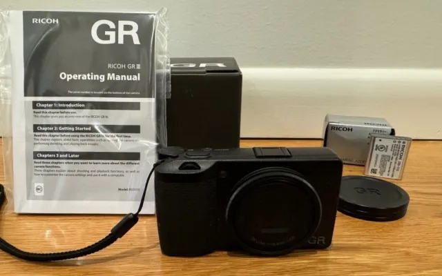 Ricoh GR III 1080p 24.2MP f/2.8 Compact Digital Camera - Black PERFECT CONDITION 3