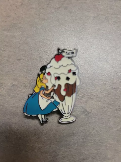 Disney DSF DSSH Pin Trader Delight PTD Alice In Wonderland Alice #2 LE 300