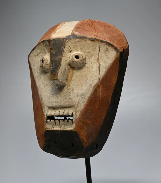 A Kwele Dance mask