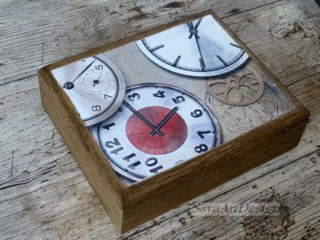 Caja de madera para hombres decorado con relojes. Caja de recuerdos regalo padre