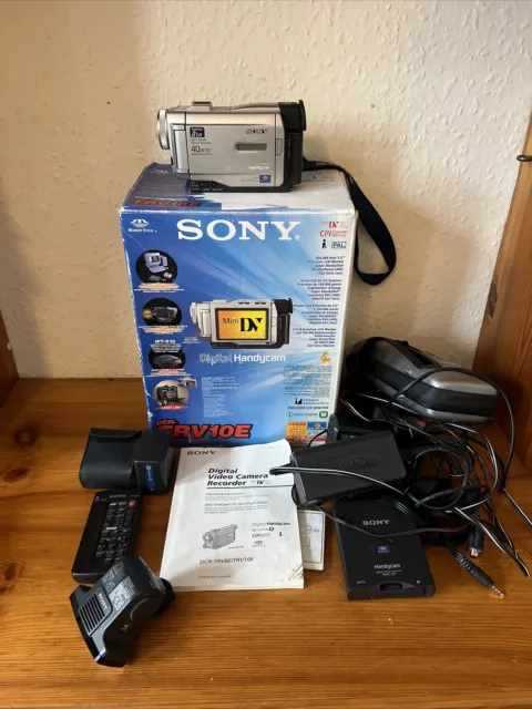 Sony DCR-TRV10E Mini DV Tape Digital Video Camera Handycam Bundle  Boxed