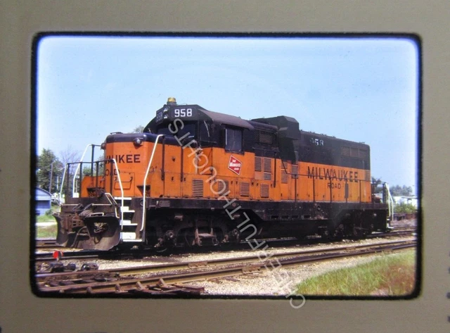 Original  '80 Kodachrome Slide MILW Milwaukee Road 958 GP9U Jamesville, WI  37M7