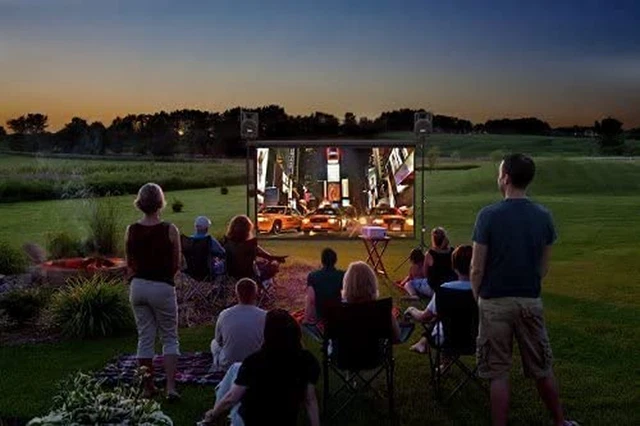 Indoor/Outdoor Theater Kit | Silverscreen Series System | Projection Screen with