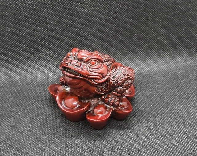 Chinese Red Resin Frog Lucky Money Feng Shui Toad Figurine Statue 1.5" Vintage