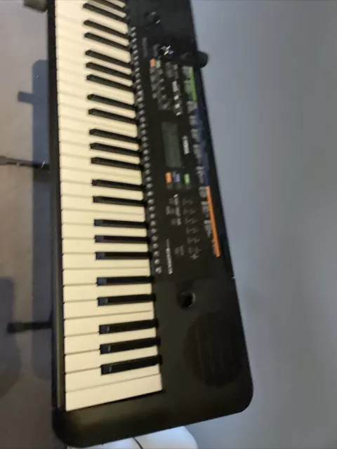 Yamaha PSR-E253 61 Key Portable Digital Keyboard and Stand