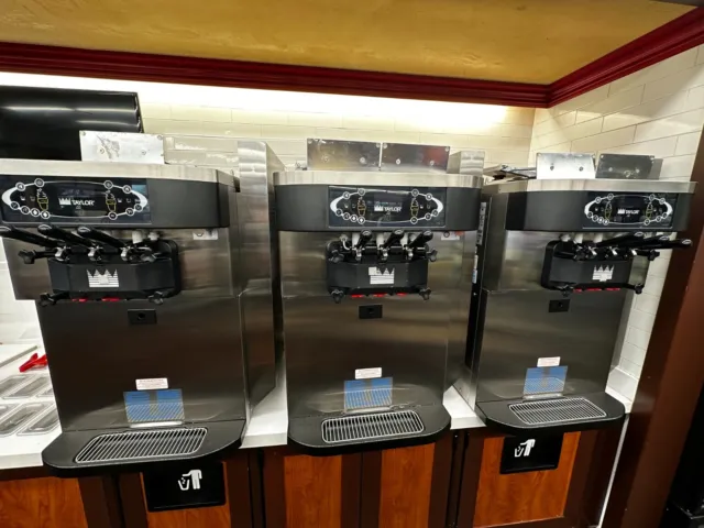 (3) Taylor C723 Soft Serve Frozen Yogurt Ice Cream Machine 3