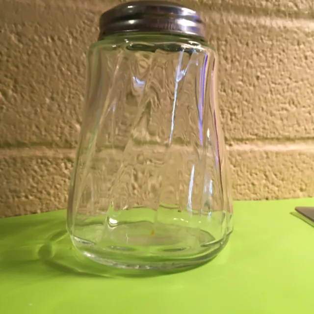 Cheese or Pepper shaker – glass jar with metal lid, Parmesan cheese￼/Red Pepper