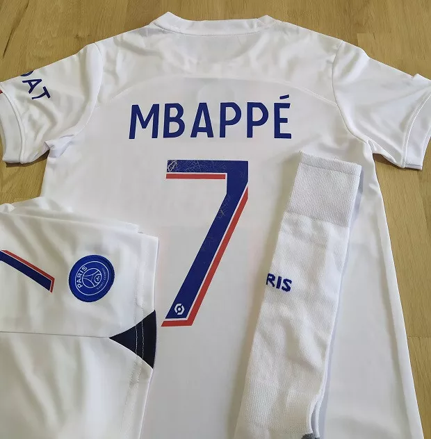 Maillot 2024 Mbappé Paris PSG enfant Bleu domicile taille 12 ans (140 à 150  cm) 