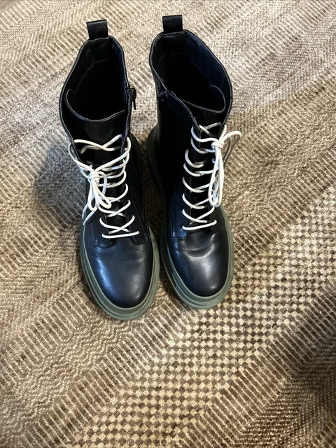 STEVE MADDEN X Urban Outfitters Duggie Boots £100.00  display picture 1