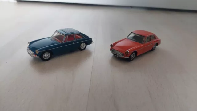 Dinky Toys MGB GT Orange und Blau