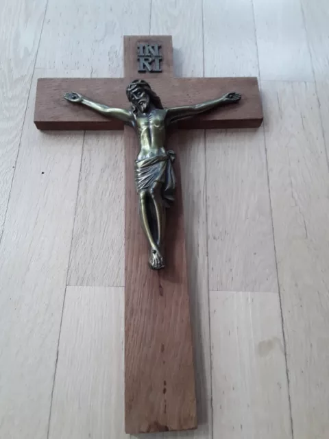 Biete Holz-Kruzifix,  mit Christus aus Metall,  ca. 21x41 sehrgut erhalten