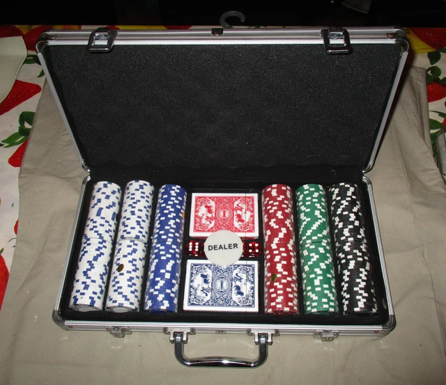 Mallette de Poker 300 jetons Crown - Boutique de poker et de cartes