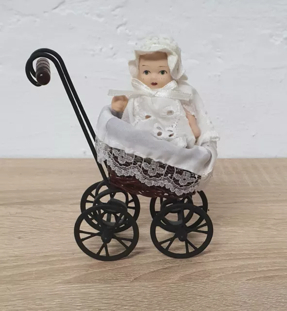 Kleine Porzellan Puppe Mit Kinderwagen Puppenstube Sammler Rarität Vintage