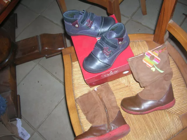 lot 23 CUIR chaussures fille dt une neuve bottes ruiz de la prada + bottines