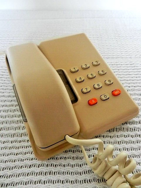 VINTAGE 1980'S BT Viscount beige push button telephone working £16.00 ...