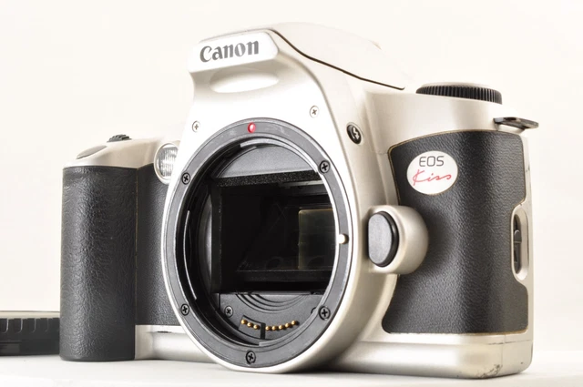 CANON CANON EOS Kiss X10 SLR Camera Canon EF-S/28-80mm 1:4