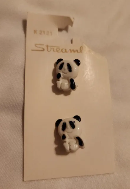 VTG Streamline 2 Plastic Panda Bear 11/16" Buttons on Card #1765