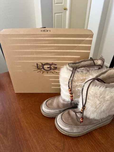 Ugg Rainier Women's size 8 Classic Taupe/Natural