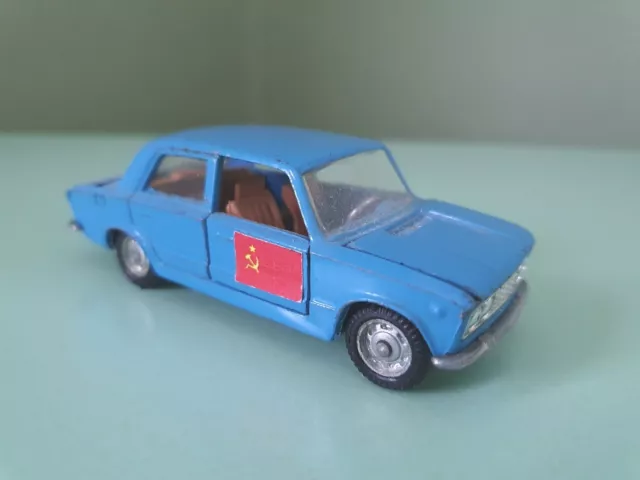 Mebetoys - Fiat 124 Ziguli