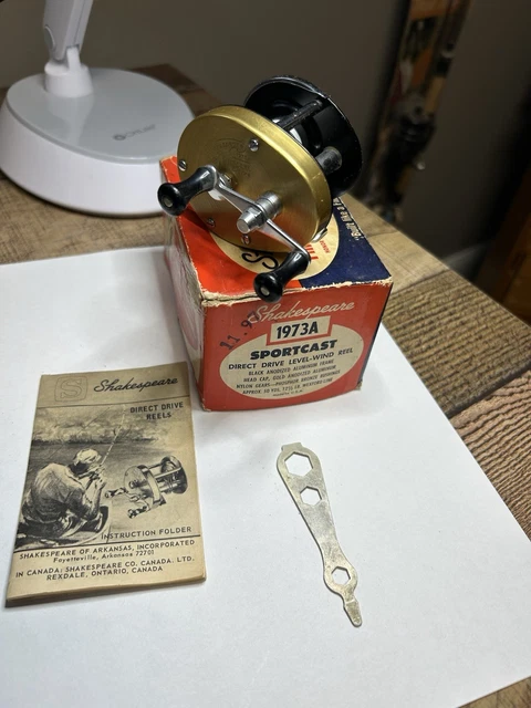 1 Vintage Shakespeare “ Standard Sportscast 1977- GD Fishing