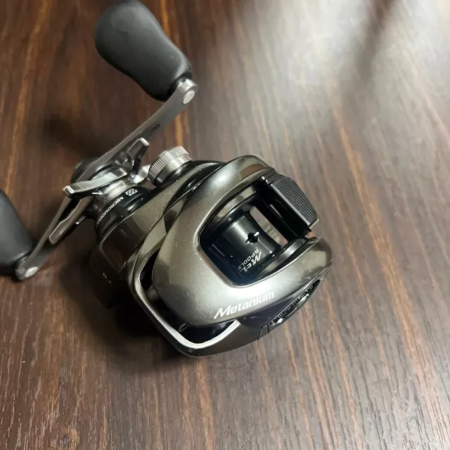 Shimano 20 Metanium XG Right Handle 8.1:1 Gear Casting Reel with box in stock 3