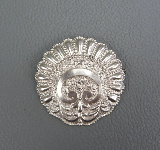 Broche Ancienne En Argent Massif Avec Calcification - Pièce Unique