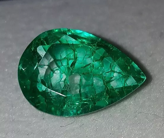 Emeraude naturelle de Colombie - 7,62 carats avec certificat