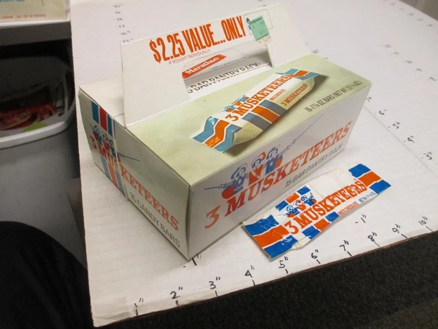 3 MUSKETEERS Mars 1970s candy bar wrapper lunch box halloween store display