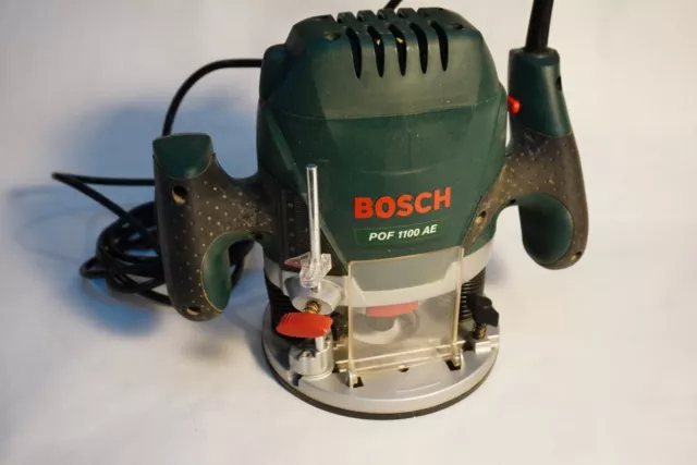 Défonceuse BOSCH POF 1100 AE comme neuve, avec fraises