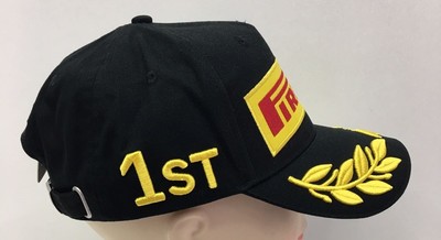 CAPPELLO UFFICIALE ORIGINALE PIRELLI FORMULA UNO TEAM nero PODIO EUR 32,90  - PicClick IT