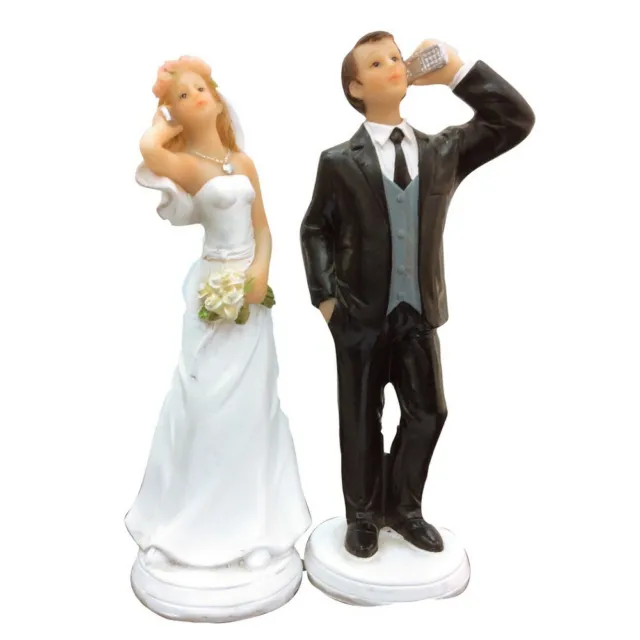 Figurine de mariage couple de mariés au téléphone
