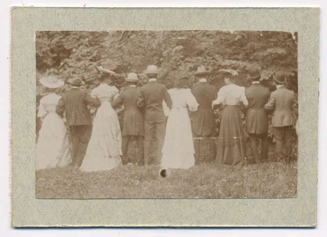 Snapshot Photo originale vintage Groupe de dos back - SA233