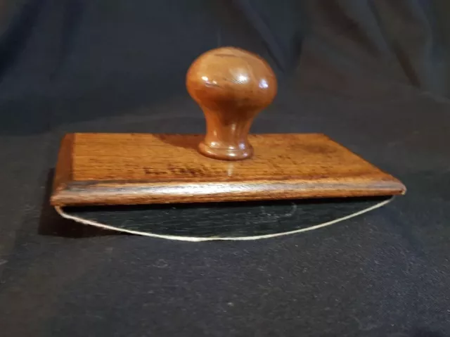 Ancien petit tampon encreur à bacule en bois - buvard 12,5 cm