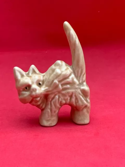 Small Miniature Sylvac Beige Scaredy Cat Kitten - Good Condition