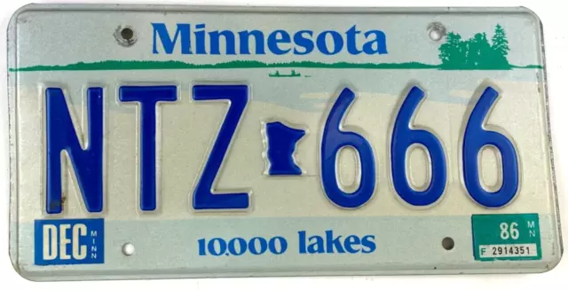 Vtg Minnesota 1986 License Plate Auto Man Cave NTZ-666 Garage Decor Collector