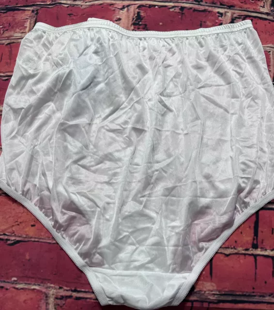 Vintage All Nylon Silky Smooth Vanity Fair Panties White Granny Nwt Size 8 6544 Picclick 