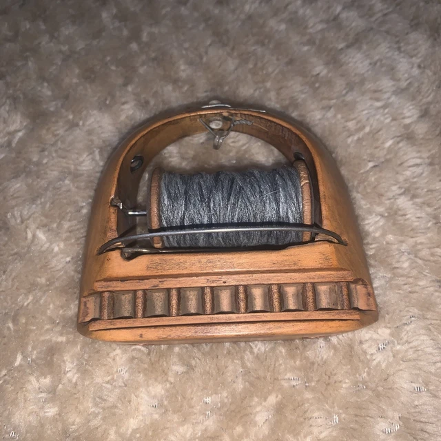 Original Wooden Shuttle for Loom Lovely Wood And Original Wool Yarn