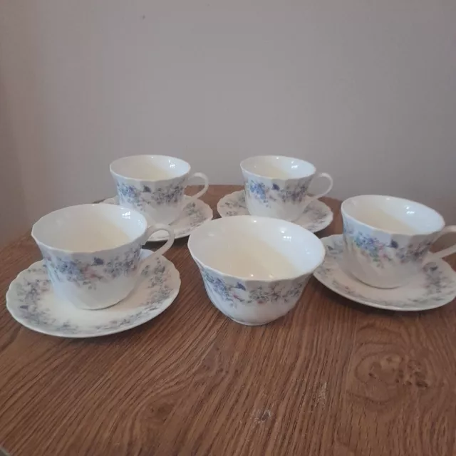 Wedgwood Angela 4 Fluted Tea Cups, Saucers and Sugar Bowl excellent condition,