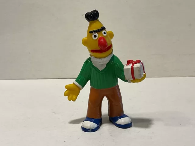 Sesamstrasse Jim Henson Muppets Bully 1985 Figur: Bert mit Geschenk Vintage
