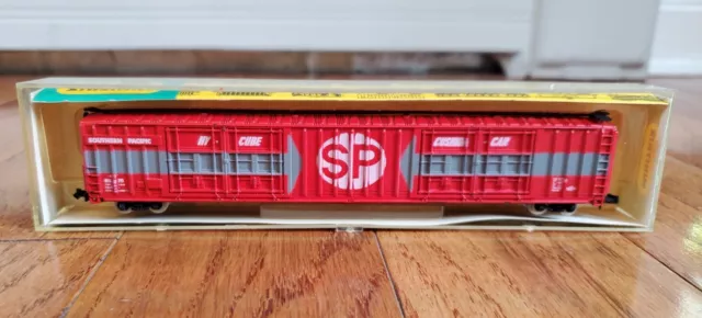 N Scale Minitrix South Pacific Railroad Freight Car Model #3313 Sp Rr