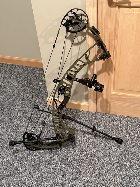 HOYT VENTUM PRO 30 CAMO REALTREE EDGE