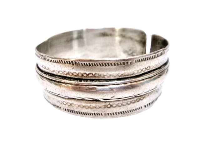 Bracelet Ancien Oriental En Argent/métal Argenté Avec Pendeloques - Algérie