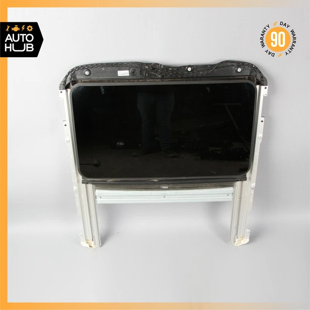 08-14 Mercedes W204 C300 C63 AMG Sunroof Sun Roof Glass Assembly 2047801529 OEM