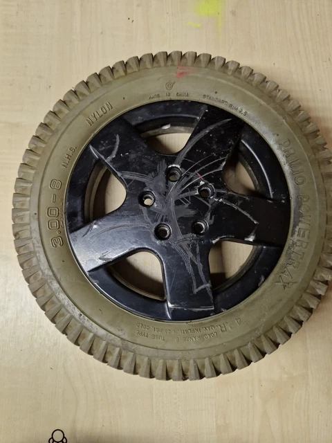 Silla eléctrica Invacare TDX SP tamaño de rueda sólida 3.00-8