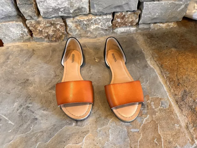 Women’s Size 6 W Merona Flat Sandles