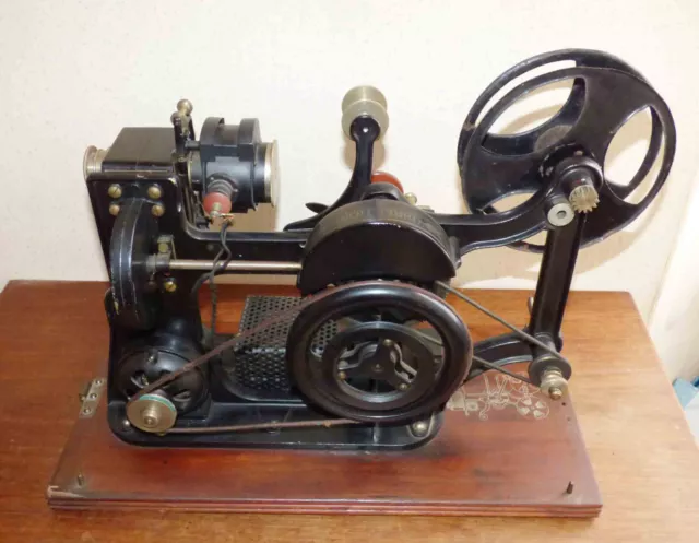 Projecteur de cinéma, Pathé Baby Coq d'Or 9.5. Avec ... - FR