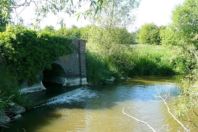 Photo 6x4 River Kennet Marsh Benham This is the outfall of the weir that  c2009