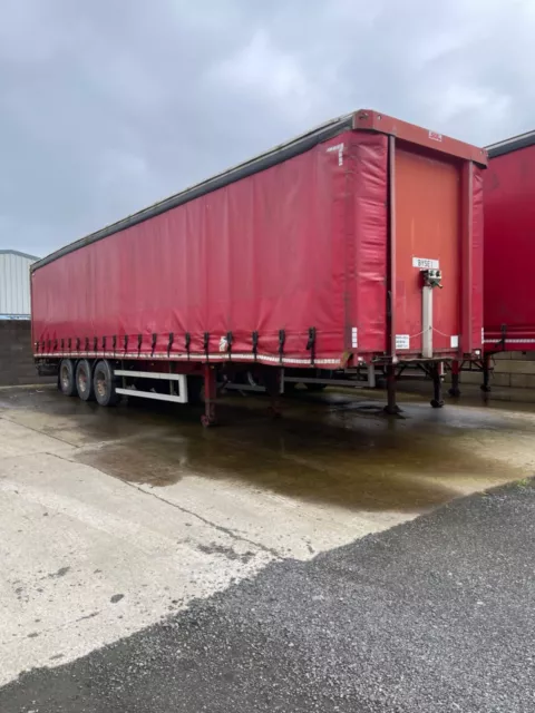 tri axle curtainsider trailer