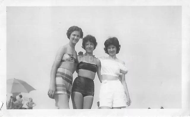 Vintage FOUND PHOTOGRAPH bw MID CENTURY BEACH PORTRAIT Original Snapshot 19 18 R