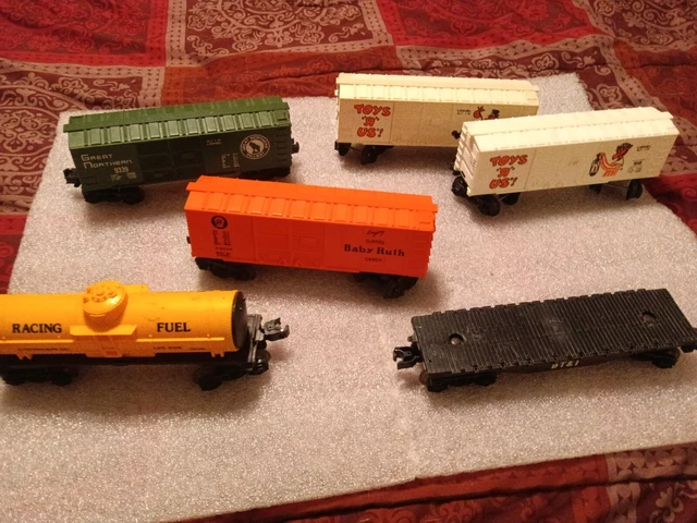 Lionel Toys R Us 9047 9048 Baby Ruth 6034 Oil Tanker 6108 Great Northern 9339